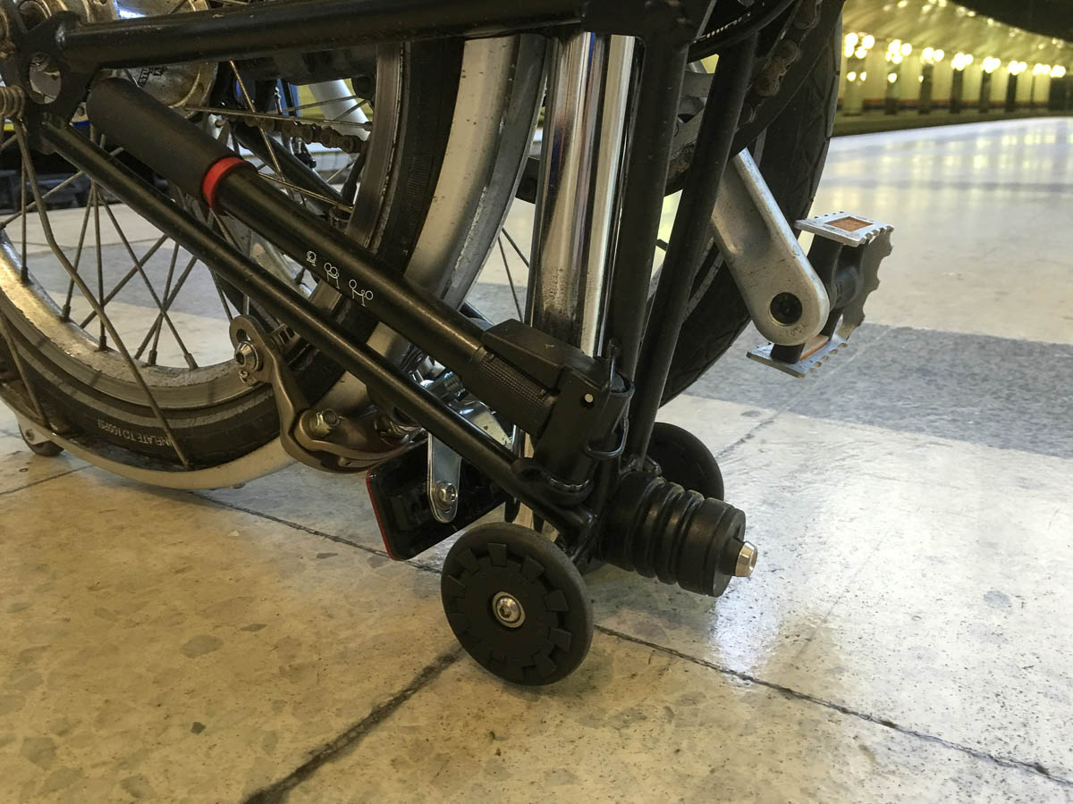 Brompton bike rolls